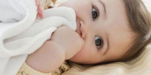 未满月宝宝什么导致消化不良 食母生片治疗便秘吗