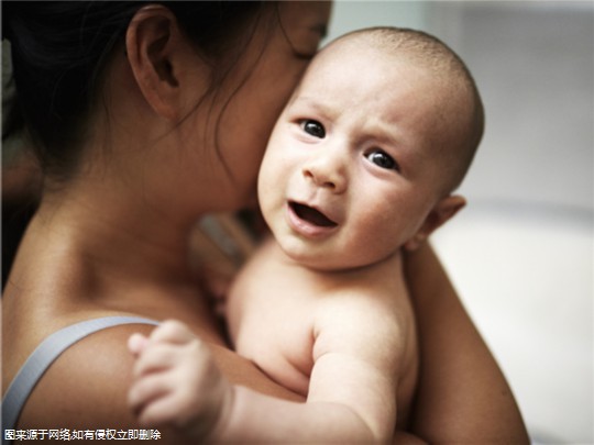 早产有哪些治疗方法？七个月早产儿的发育和正常婴儿一样吗？
